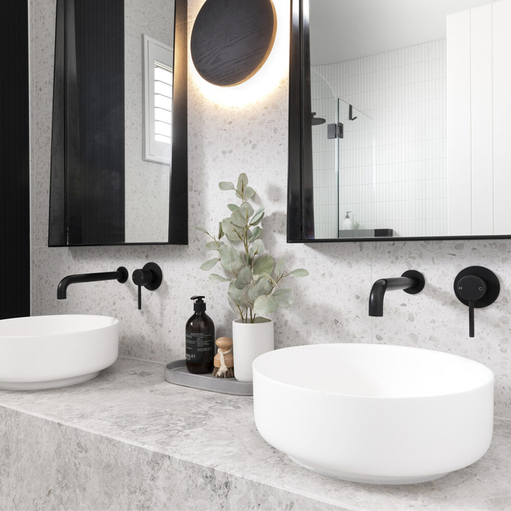 DOLCE BASIN/BATH SPOUT NR250803200 215MM Black Insitu